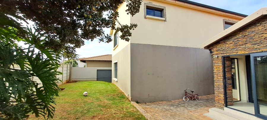 5 Bedroom Property for Sale in Noorsekloof Eastern Cape